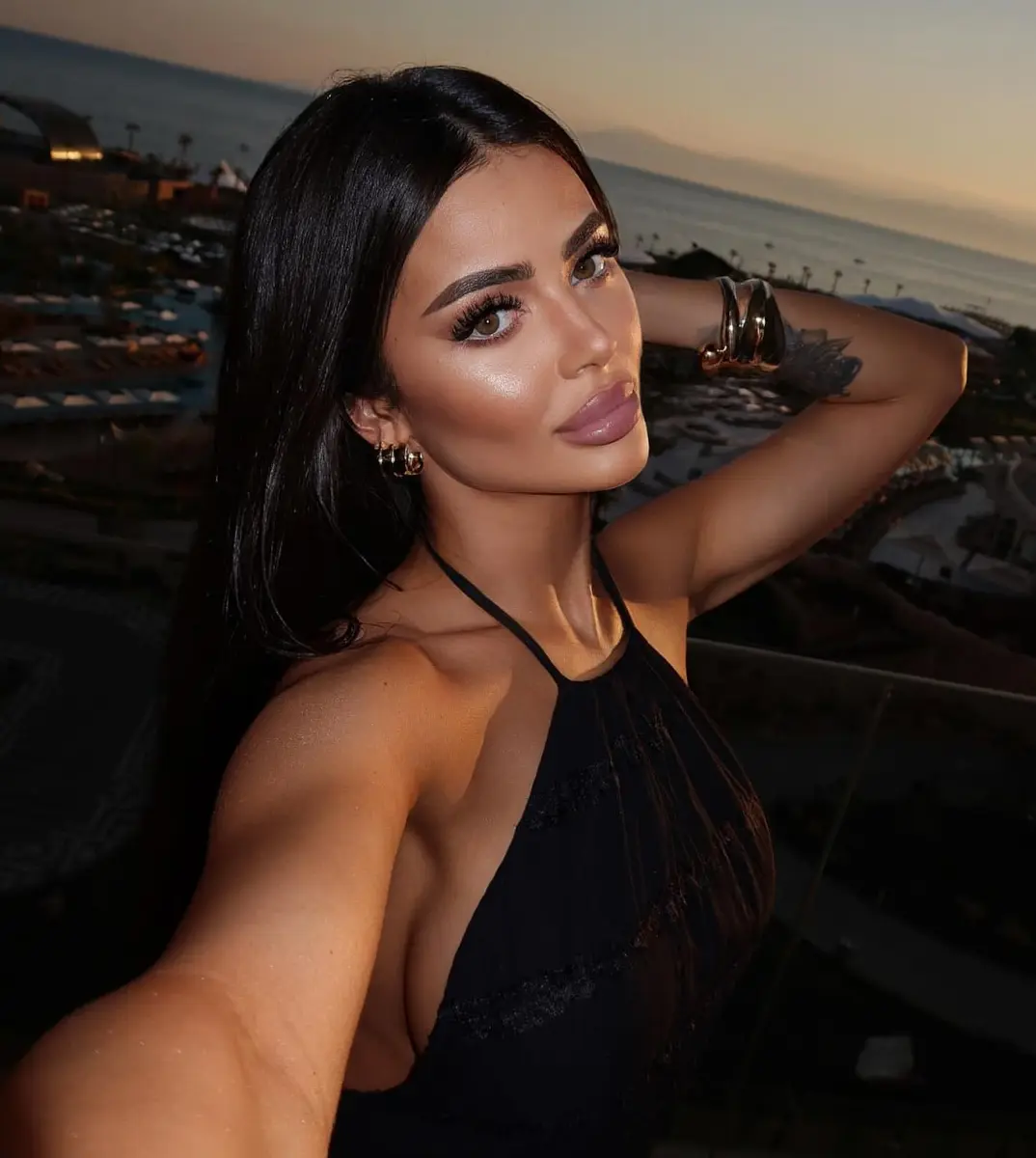 Карина эскорт в городе Астана