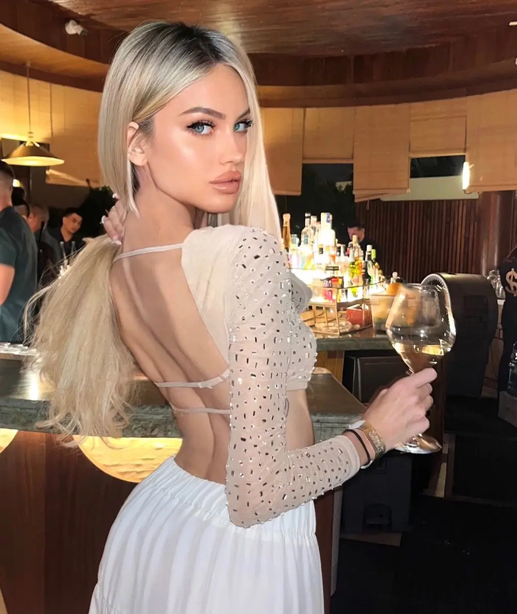 Нина эскорт в городе Астана